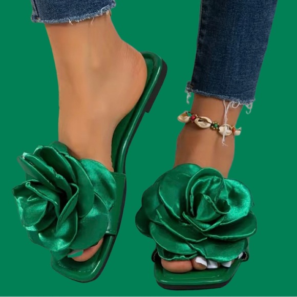 Shoes - Women’s Flat Slides